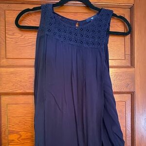 Gap women’s tank top size medium